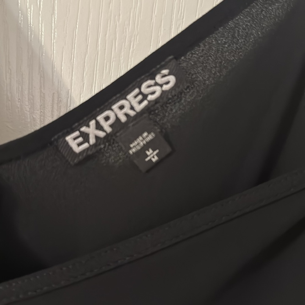 Flowy Express Dress - Picture 2 of 2